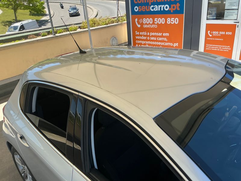 Peugeot 208 1.2 VTi Allure 2015 – снимка 13