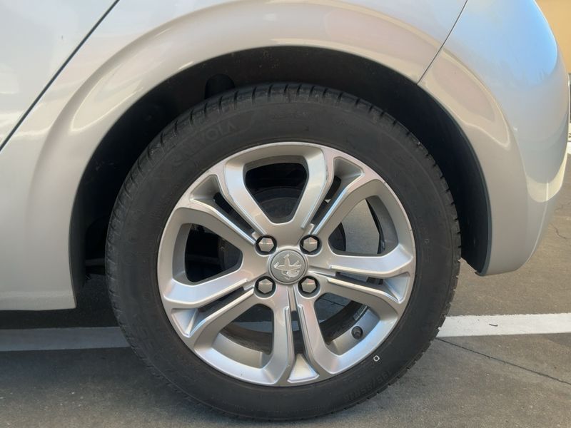 Peugeot 208 1.2 VTi Allure 2015 – снимка 5