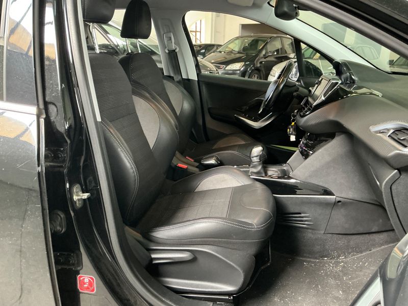 Peugeot 2008 1.6 Blue-HDi Style 2017 – снимка 16