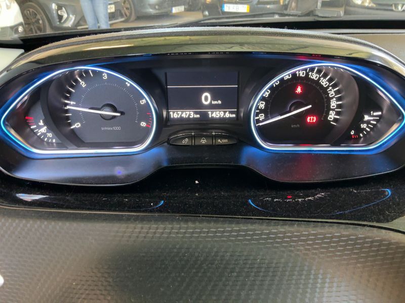 Peugeot 2008 1.6 Blue-HDi Style 2017 – снимка 18