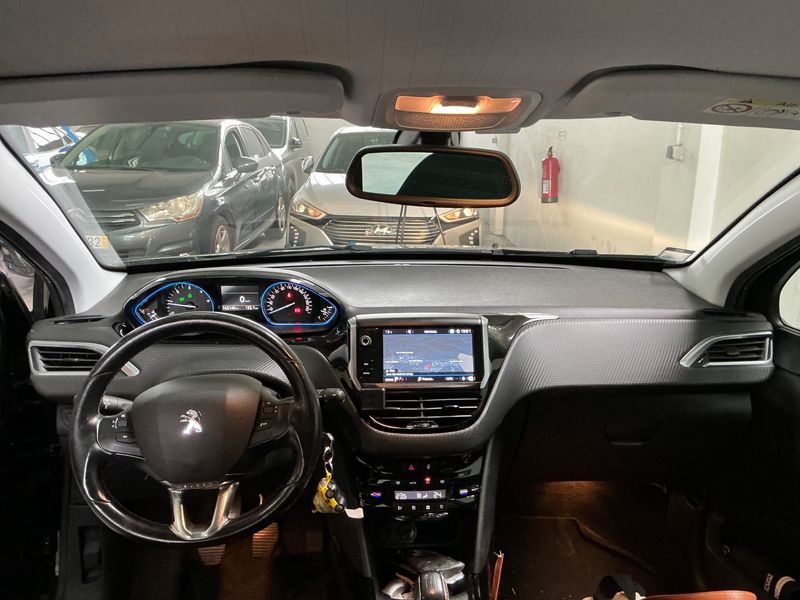 Peugeot 2008 1.6 Blue-HDi Style 2017 – снимка 17