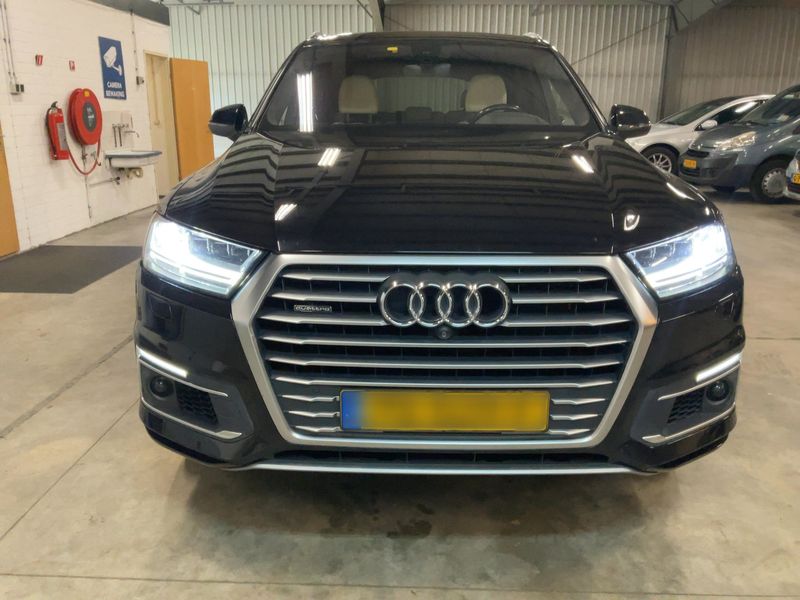 Audi Q7 3.0 TDI e-tron quattro 2017 – снимка 14