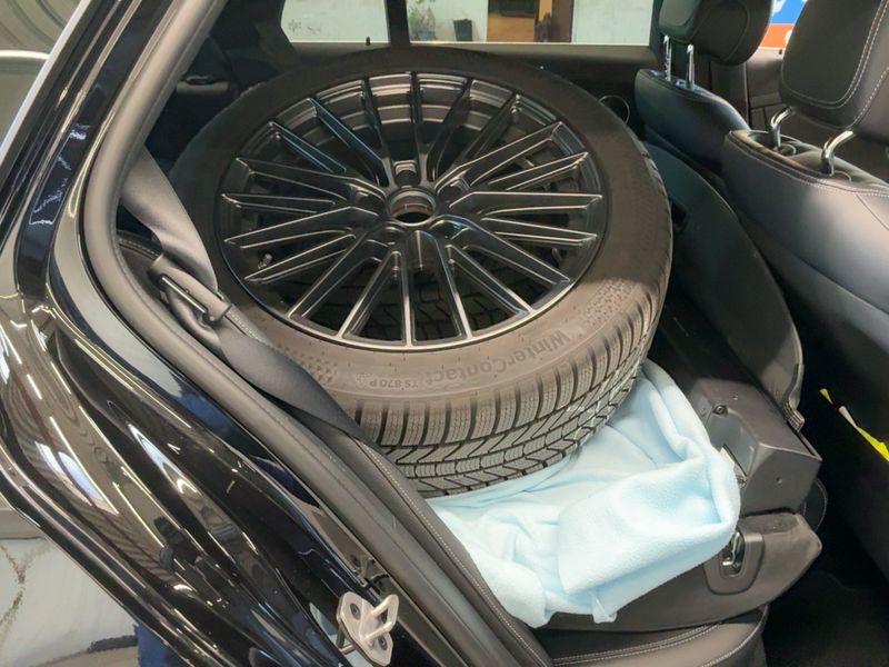 Mercedes-Benz E-Klasse E 220 d Mild-Hybrid T AMG Line 2023 – снимка 20