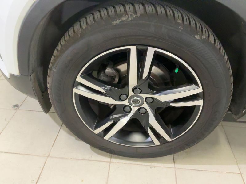 Volvo XC40 2.0 D3 R-Design 2WD 2020 – снимка 3