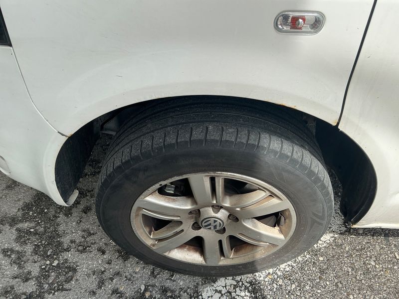 Volkswagen T5 Kombi 2.0 TDI 2012 – снимка 37