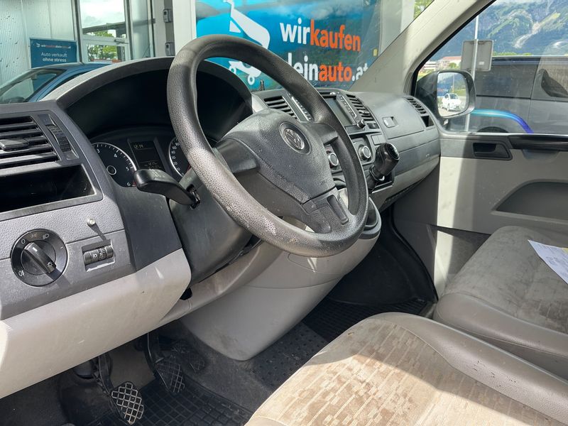 Volkswagen T5 Kombi 2.0 TDI 2012 – снимка 33