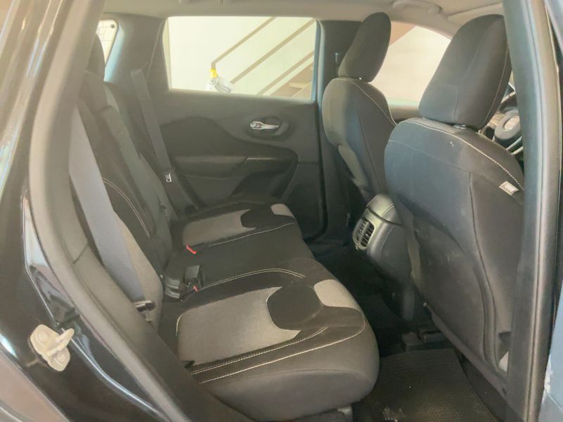 Jeep Cherokee 2.0 M-Jet Longitude 4WD 2014 – снимка 19