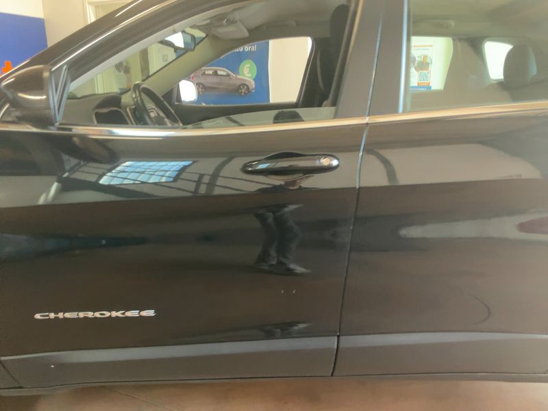 Jeep Cherokee 2.0 M-Jet Longitude 4WD 2014 – снимка 4