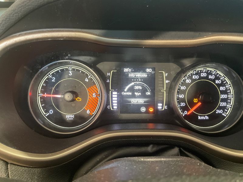 Jeep Cherokee 2.0 M-Jet Longitude 4WD 2014 – снимка 37
