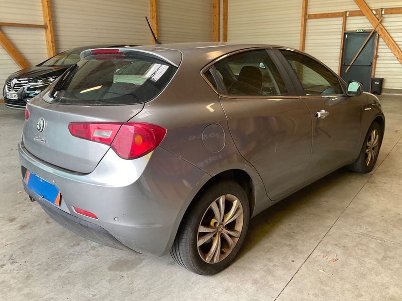 Alfa Romeo Giulietta 1.6 JTDM Turismo 2012 – снимка 2