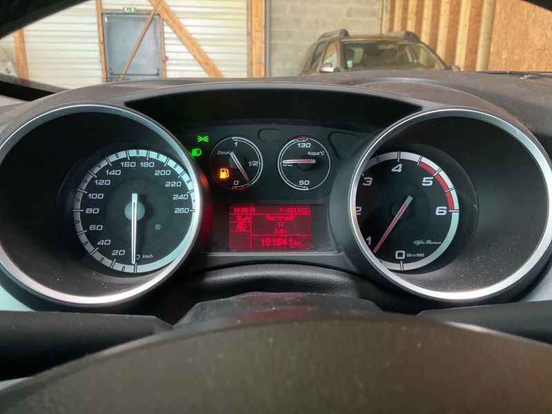 Alfa Romeo Giulietta 1.6 JTDM Turismo 2012 – снимка 4