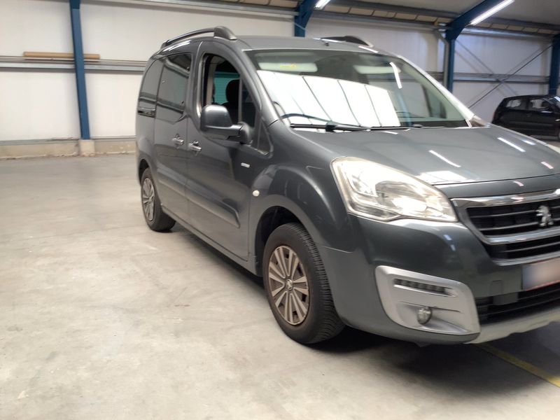 Peugeot Partner 1.2 PureTech Active 2017 – снимка 12
