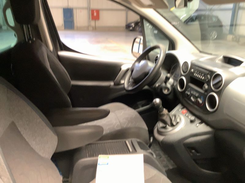 Peugeot Partner 1.2 PureTech Active 2017 – снимка 16