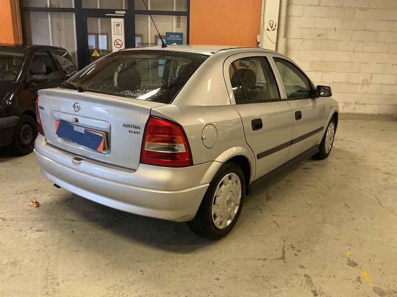 Opel Astra 1.7 DTI Selection 2002 – снимка 2