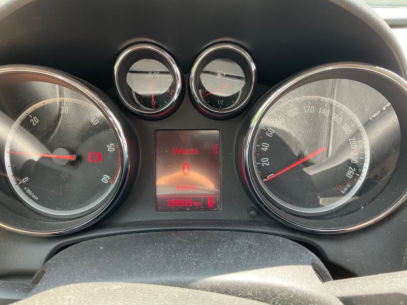 Opel Astra 1.7 CDTI Elective 2013 – снимка 4