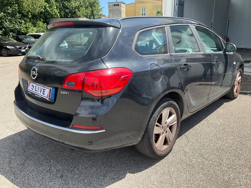 Opel Astra 1.7 CDTI Elective 2013 – снимка 2