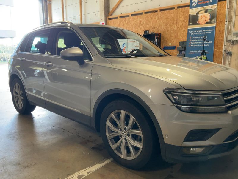 Volkswagen Tiguan 2.0 TDI Carat Exclusive BlueMotion Tech 2017 – снимка 12