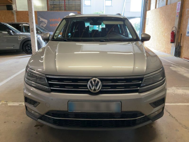 Volkswagen Tiguan 2.0 TDI Carat Exclusive BlueMotion Tech 2017 – снимка 14