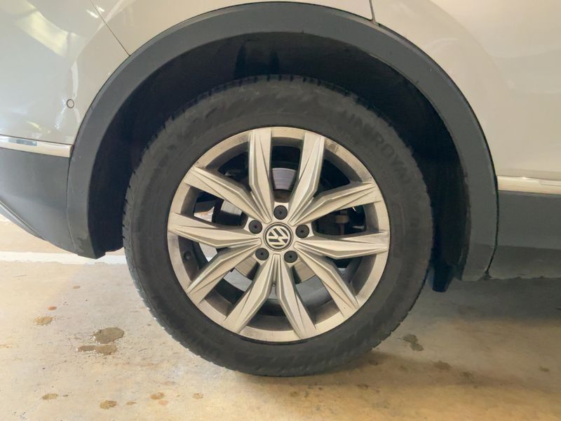 Volkswagen Tiguan 2.0 TDI Carat Exclusive BlueMotion Tech 2017 – снимка 9