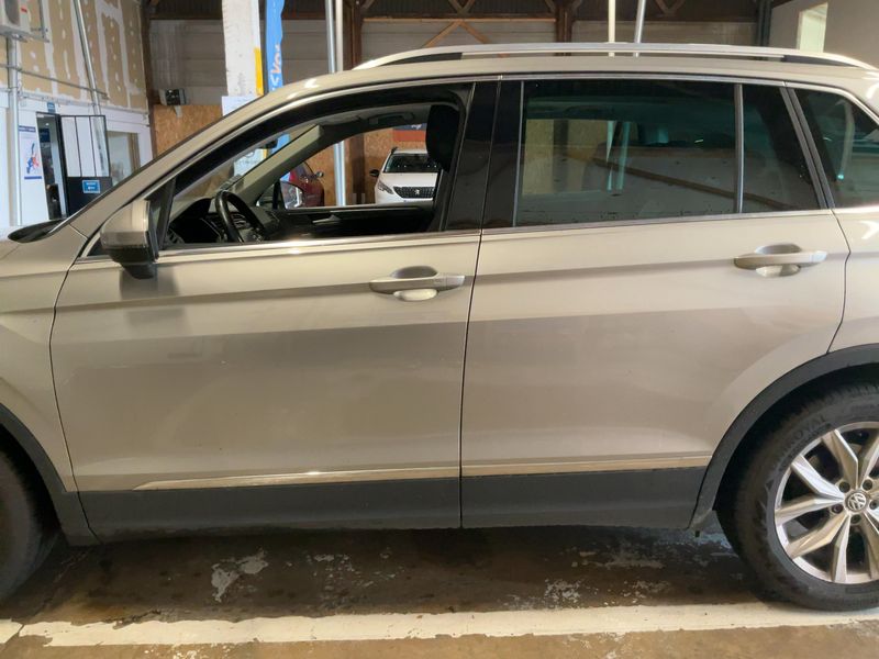 Volkswagen Tiguan 2.0 TDI Carat Exclusive BlueMotion Tech 2017 – снимка 4