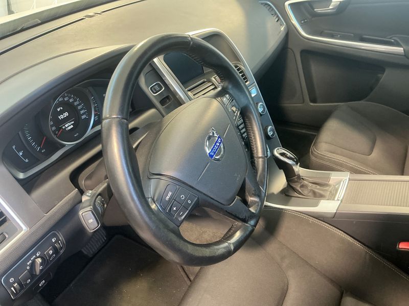 Volvo XC60 2.0 D3 Kinetic 2WD 2014 – снимка 23