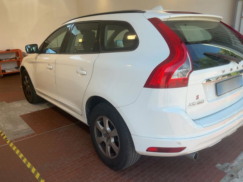 Volvo XC60 2.0 D3 Kinetic 2WD 2014 – снимка 6