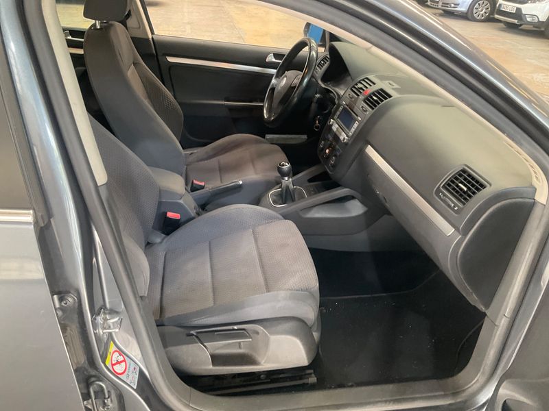 Volkswagen Jetta 2.0 TDI Advance 2007 – снимка 3