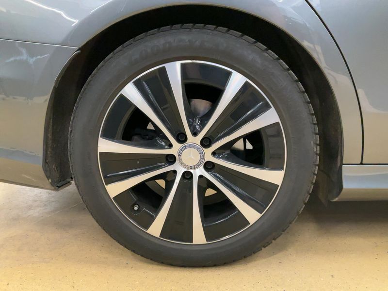 Mercedes-Benz E-Klasse E 220 d AMG Line 2019 – снимка 9