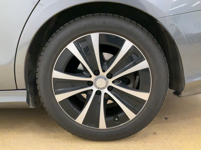 Mercedes-Benz E-Klasse E 220 d AMG Line 2019 – снимка 5
