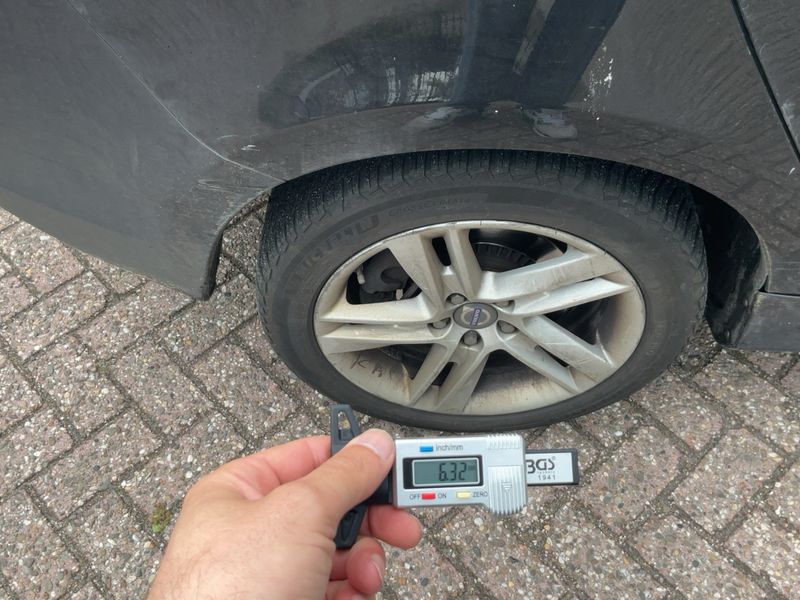 Volvo V60 2.4 D6 Plug-in Hybrid Summum AWD 2014 – снимка 9