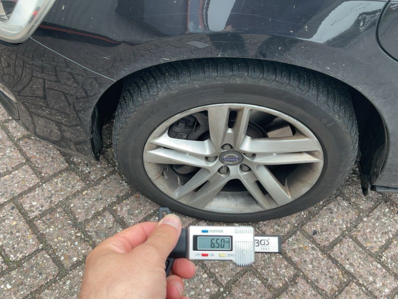 Volvo V60 2.4 D6 Plug-in Hybrid Summum AWD 2014 – снимка 3