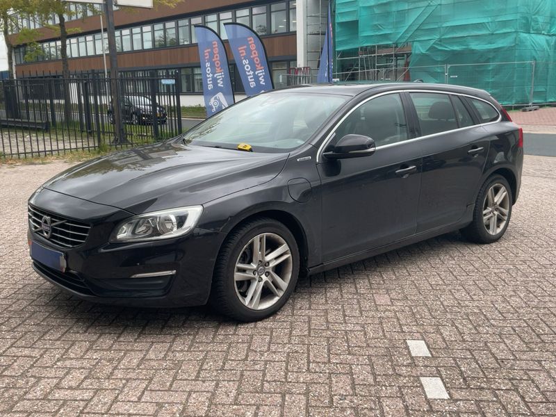 Volvo V60 2.4 D6 Plug-in Hybrid Summum AWD 2014 – снимка 2