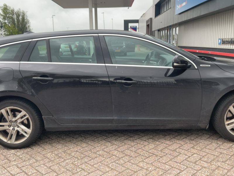 Volvo V60 2.4 D6 Plug-in Hybrid Summum AWD 2014 – снимка 10