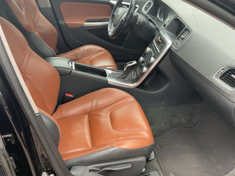 Volvo V60 2.4 D6 Plug-in Hybrid Summum AWD 2014 – снимка 16