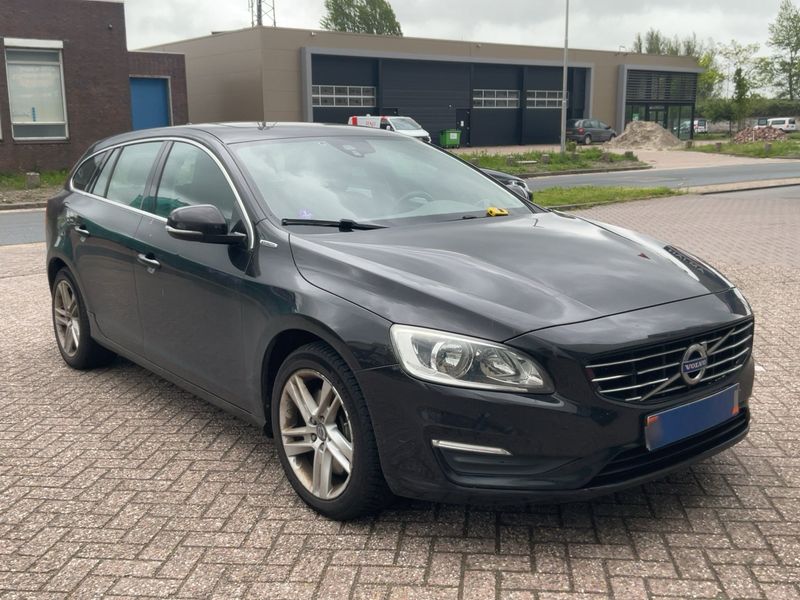 Volvo V60 2.4 D6 Plug-in Hybrid Summum AWD 2014 – снимка 12