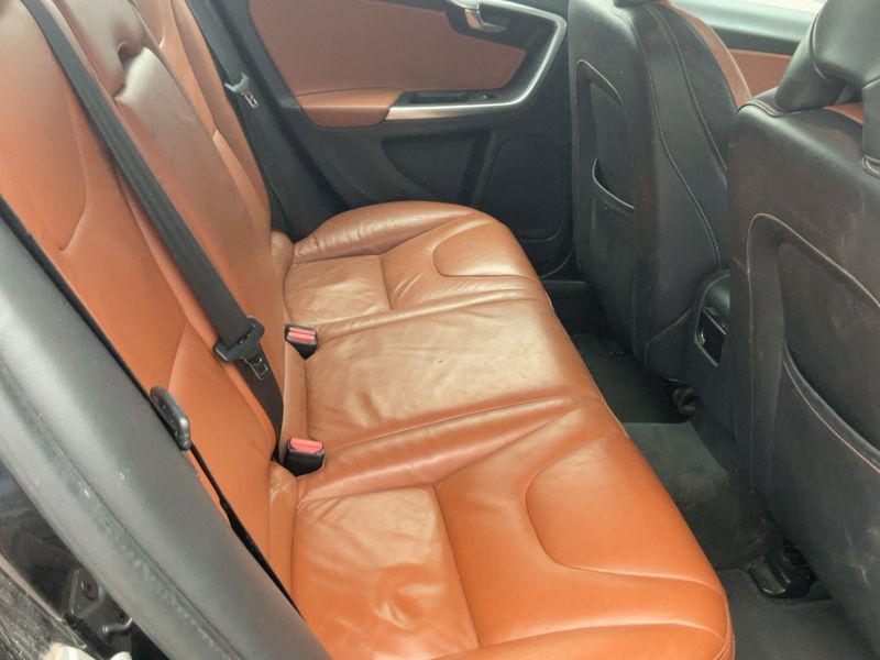 Volvo V60 2.4 D6 Plug-in Hybrid Summum AWD 2014 – снимка 19