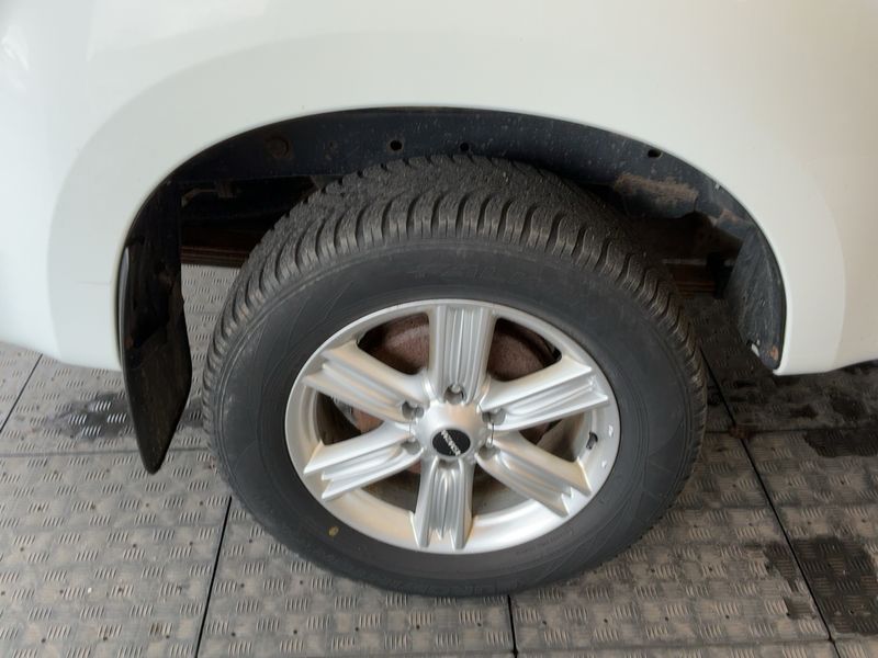 Isuzu D-MAX 1.9 Turbodiesel Double Cab Basis 4WD 2019 – снимка 9