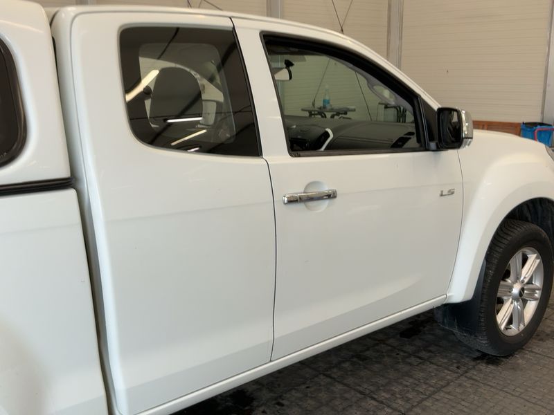 Isuzu D-MAX 1.9 Turbodiesel Double Cab Basis 4WD 2019 – снимка 10