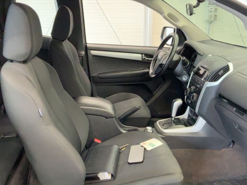 Isuzu D-MAX 1.9 Turbodiesel Double Cab Basis 4WD 2019 – снимка 16