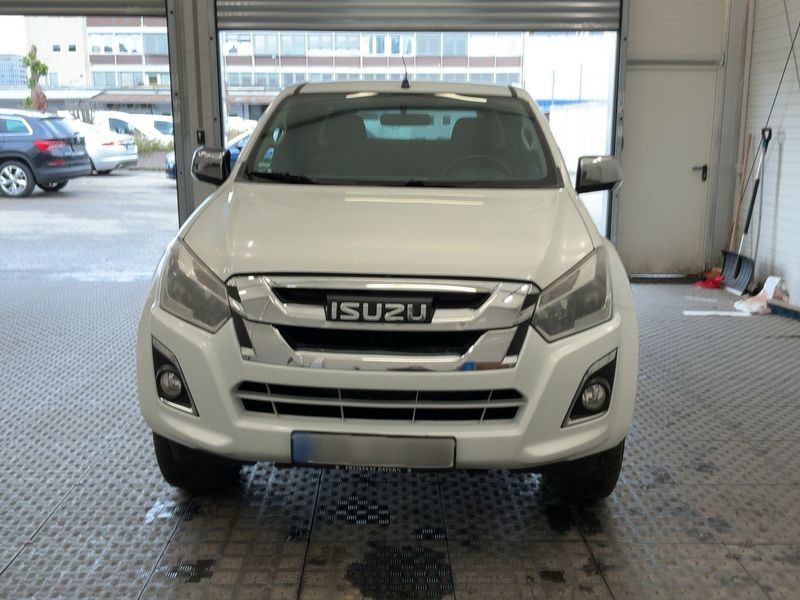 Isuzu D-MAX 1.9 Turbodiesel Double Cab Basis 4WD 2019 – снимка 14
