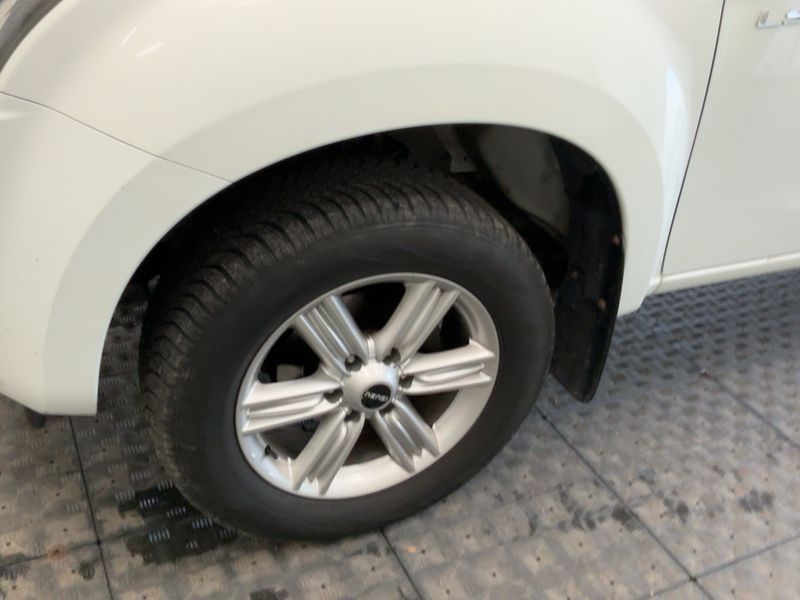 Isuzu D-MAX 1.9 Turbodiesel Double Cab Basis 4WD 2019 – снимка 3