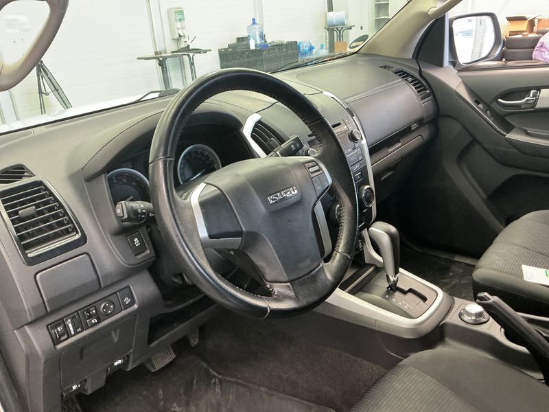 Isuzu D-MAX 1.9 Turbodiesel Double Cab Basis 4WD 2019 – снимка 31