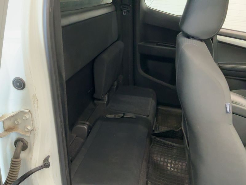 Isuzu D-MAX 1.9 Turbodiesel Double Cab Basis 4WD 2019 – снимка 19