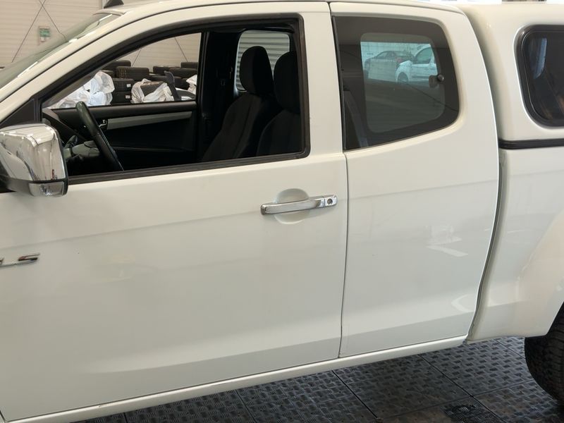 Isuzu D-MAX 1.9 Turbodiesel Double Cab Basis 4WD 2019 – снимка 4