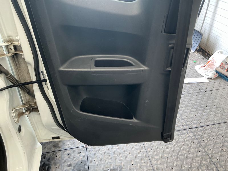 Isuzu D-MAX 1.9 Turbodiesel Double Cab Basis 4WD 2019 – снимка 29