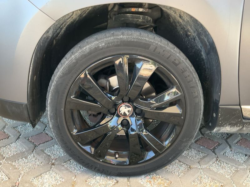 Peugeot 2008 1.6 Blue-HDi Allure 2015 – снимка 3