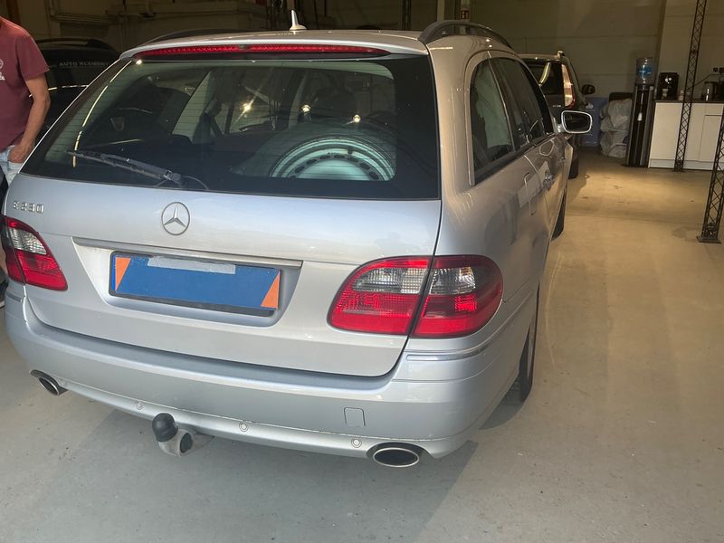 Mercedes-Benz E-Klasse E 230 T Elegance 2007 – снимка 2