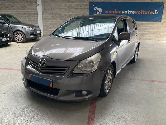 Toyota Verso 2.0 D-4D Active 2012 – снимка 1
