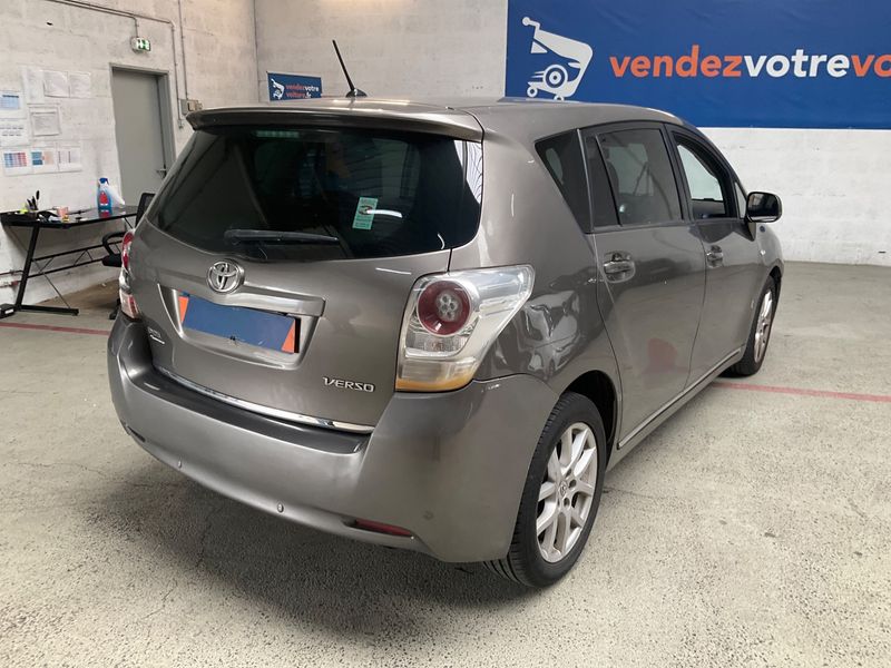 Toyota Verso 2.0 D-4D Active 2012 – снимка 2