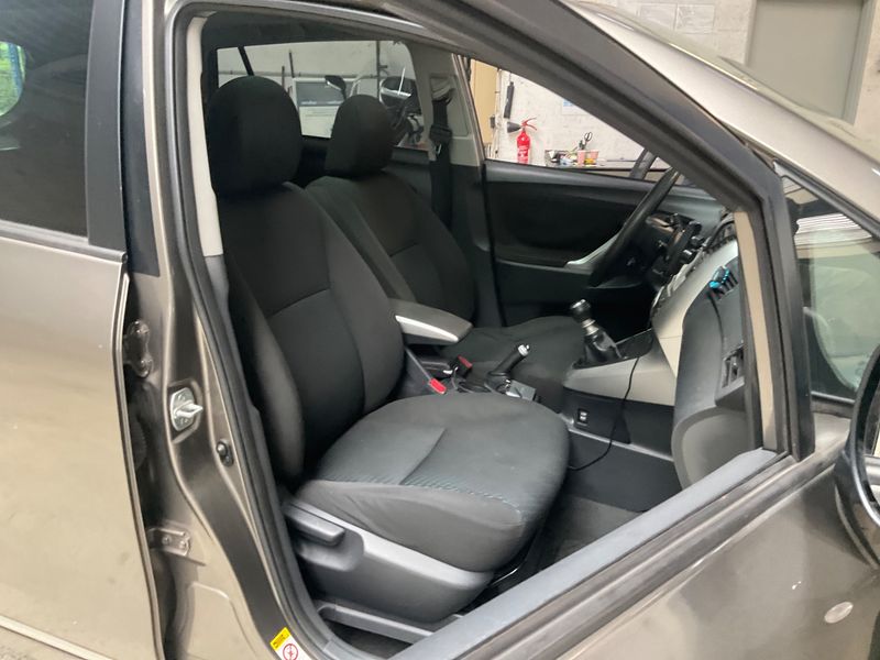 Toyota Verso 2.0 D-4D Active 2012 – снимка 3